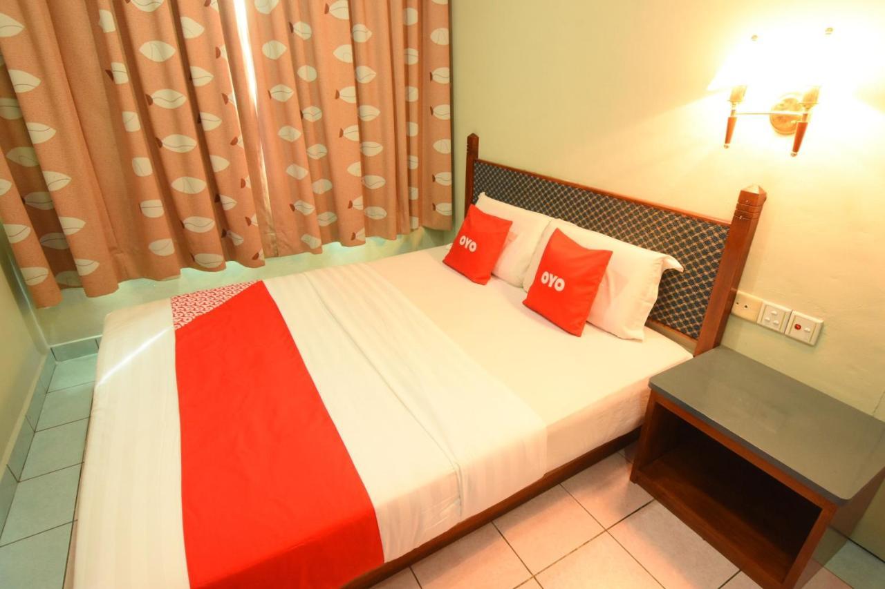 Oyo 89642 Highway Inn Mukah Стая снимка